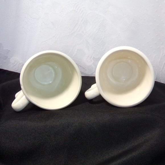 1960's Christmas Coffee Tea Cup Mug Holly Berries, Vintage Hand Painted . - Picture 4 of 15